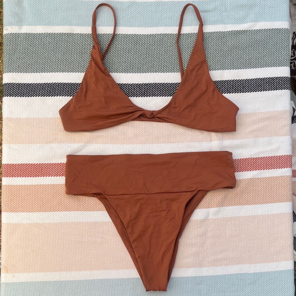 Toast Signature Knot and Banded Bikini Set